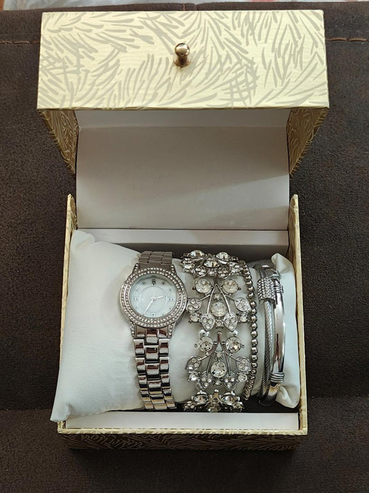 Beautiful Folio Women's Silver Tone Stackable Accessory Watch Set New In Box
