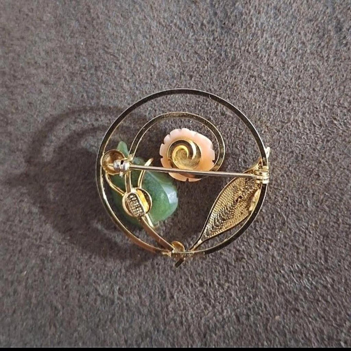 1970s Sorrento Rose Jade Maltese Filigree 1/20 12KT Gold Filled Brooch