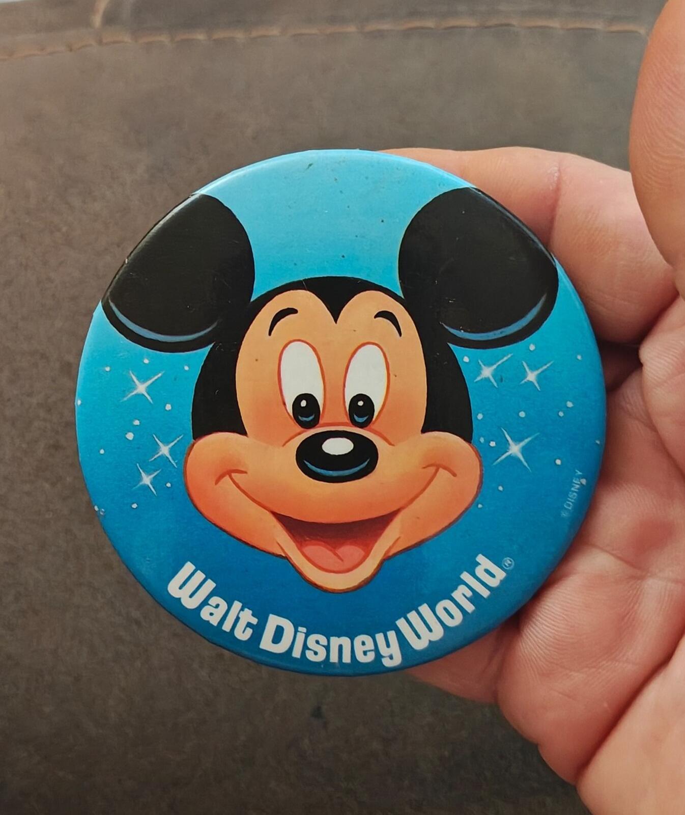 1980s Walt Disney World Mickey Mouse Blue Pinback/Pinbutton