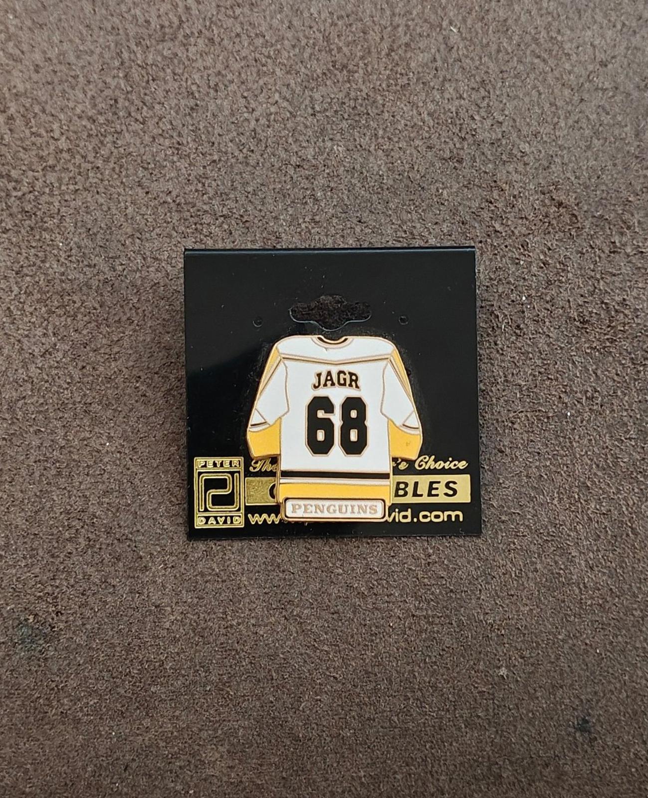 1990s Pittsburgh Penguins Jaromir Jagr #68 Jersey Gold Tone Enamel Pin