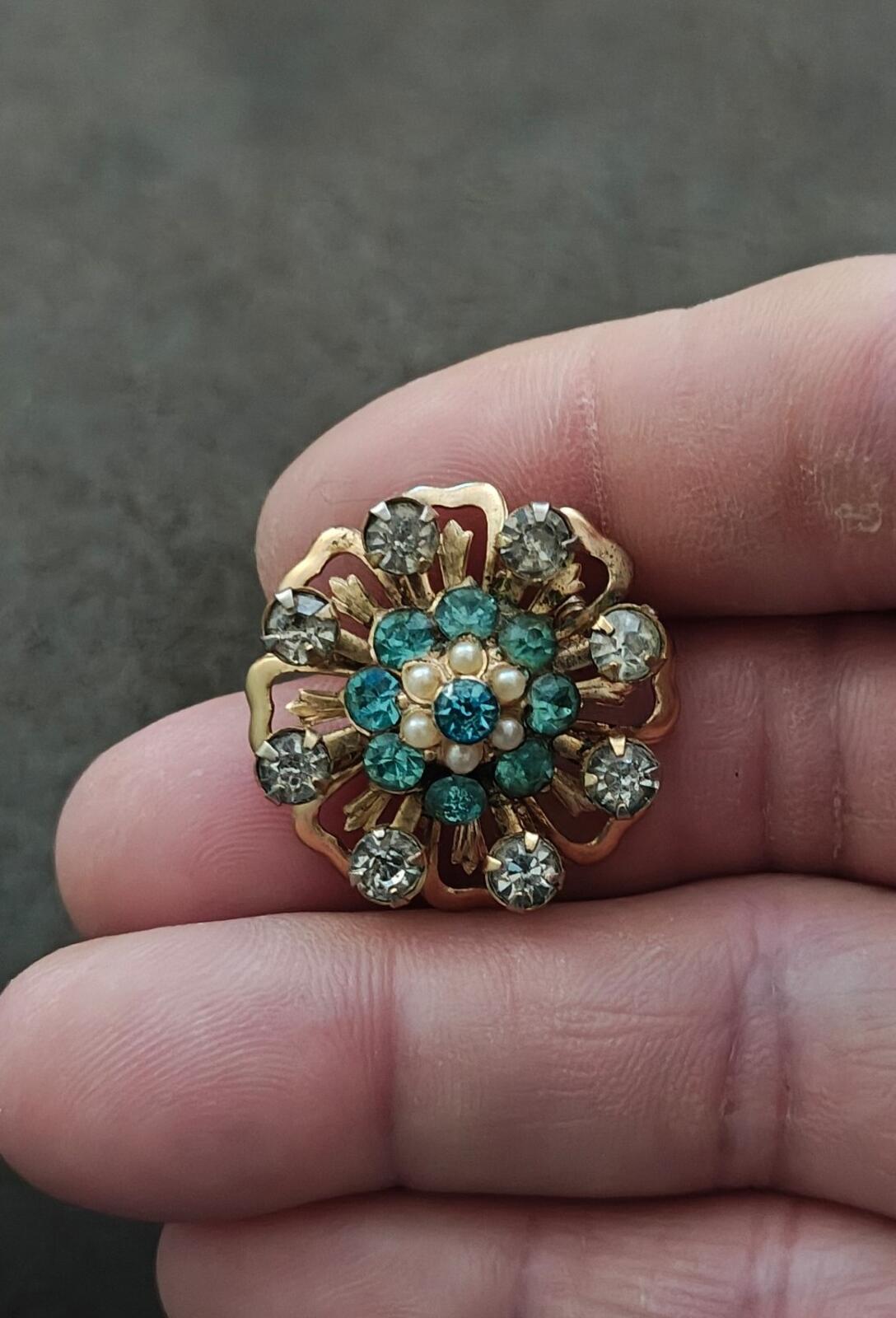 1950s/60s Gold Tone Floral Sunburst With Colorful Rhinestones & Faux Pearls  Pin