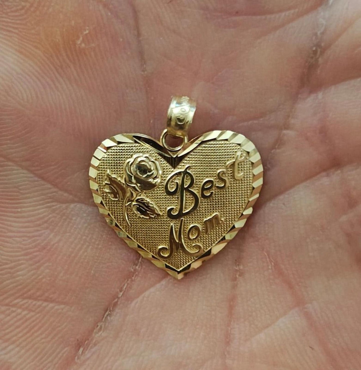 1990s 14k Solid Yellow Gold Best Mom Heart Pendant Charm