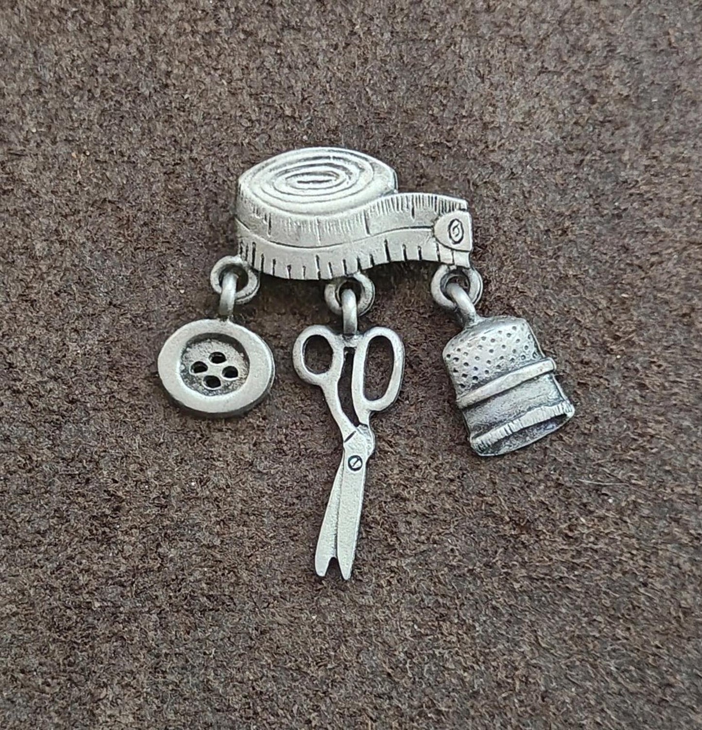 1980s Signed J.J. (Jonette Jewelry) Sewing Theme Pewter Dangle Brooch