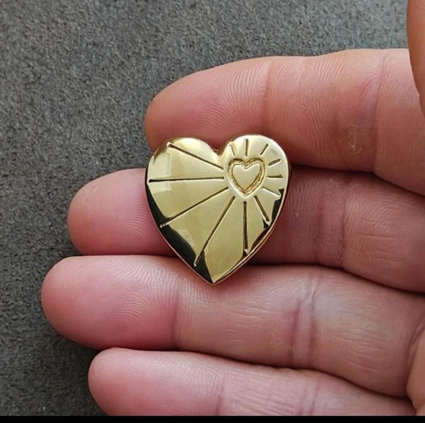 1990s Collectible Variety Club Gold Tone 3D Heart Pin/Brooch