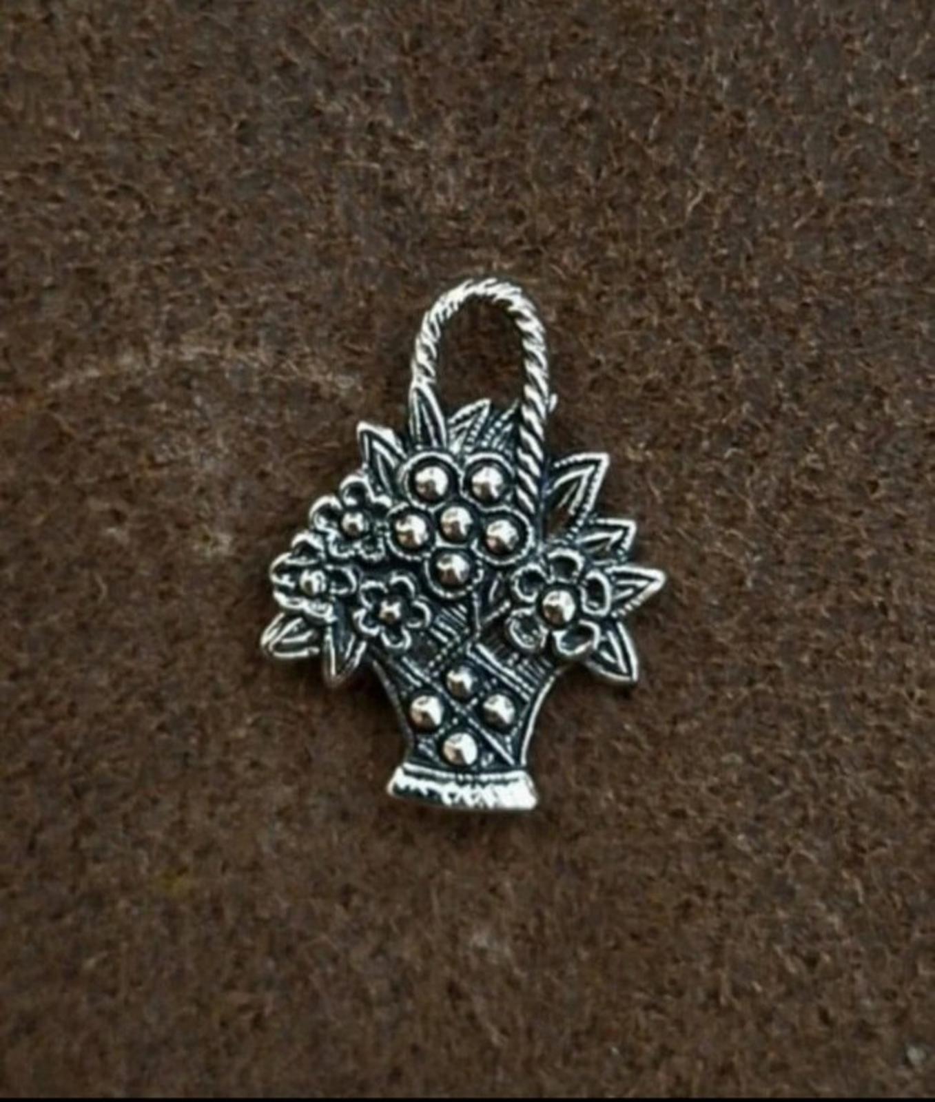 1982 Avon Antiqued Silver Tone Textured Flower Basket Pin