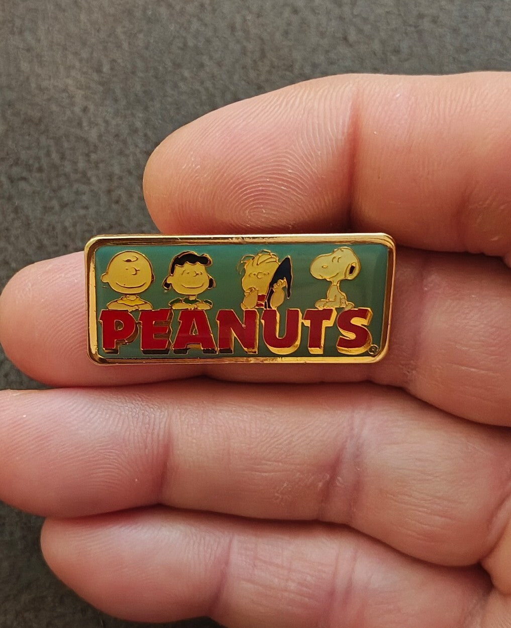 1980s Peanuts Snoopy Charlie Brown Lucy Linus Pin
