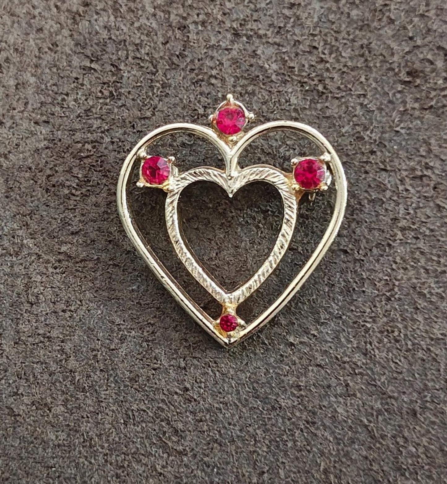 1980s Gold Tone With Red Rhinestones Heart Shaped Brooch Pin