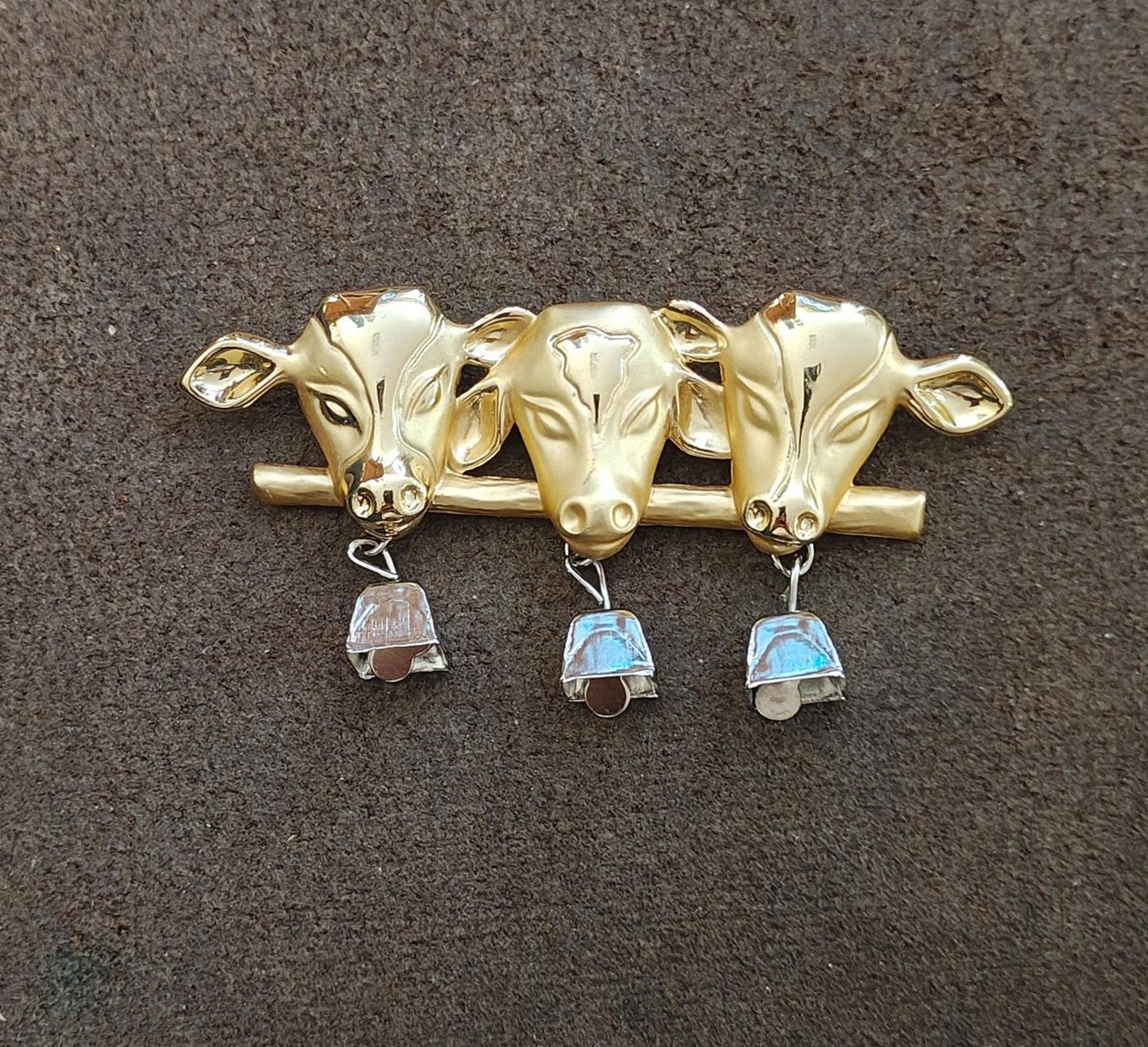 1980s Signed AJC Three Cow Head With Dangling Silver Tone Bells Brooch