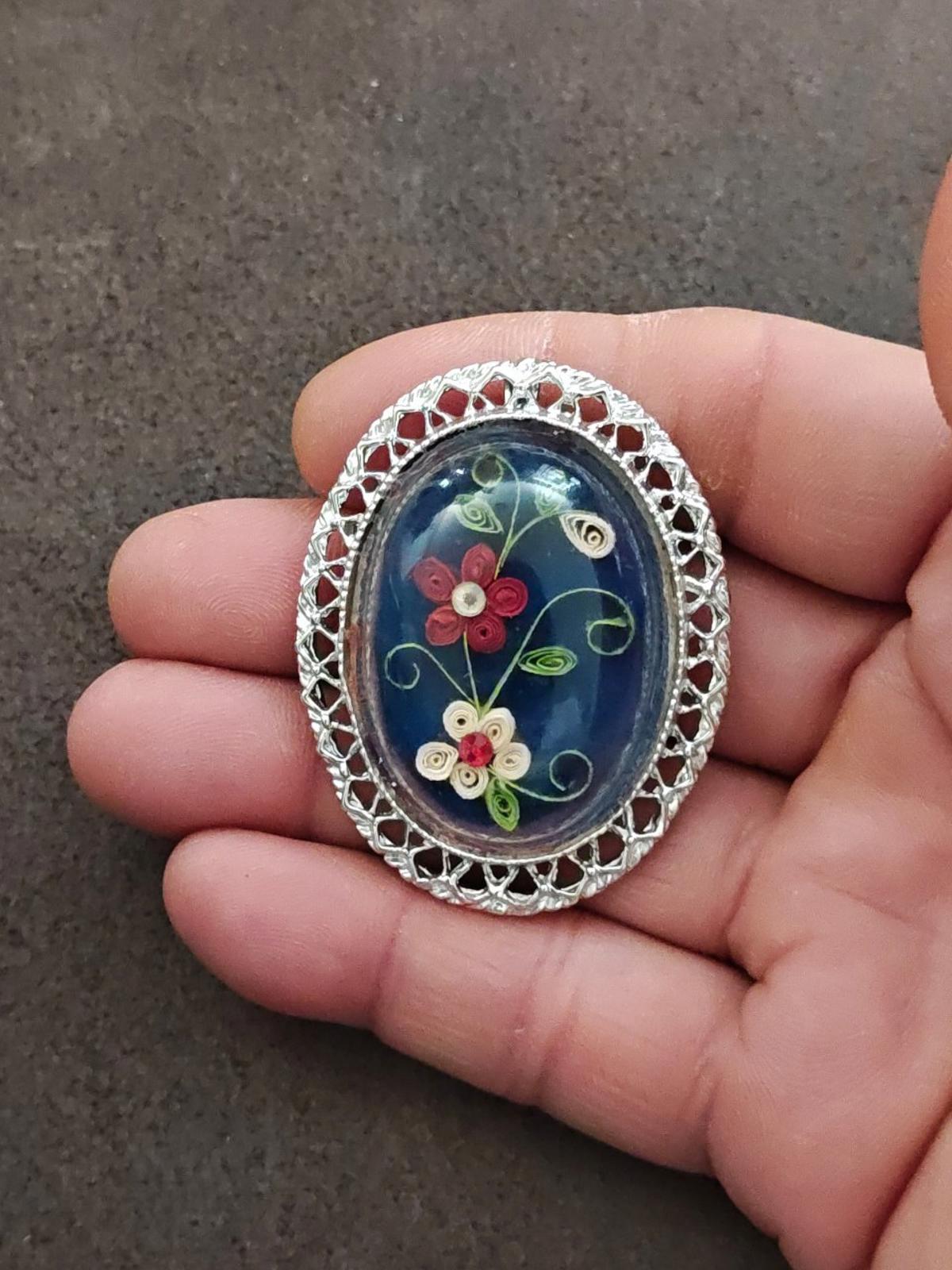 Vintage Style Quilled or Paper Scrolled Flowers Silver Tone Brooch Pendant