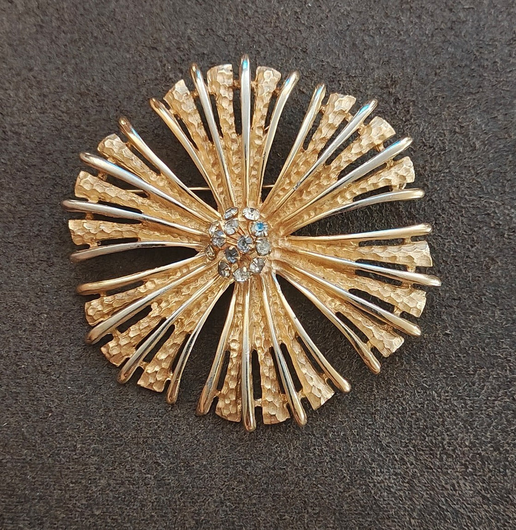 1960s Textured Gold Tone Floral Starburst Statement Brooch Pin