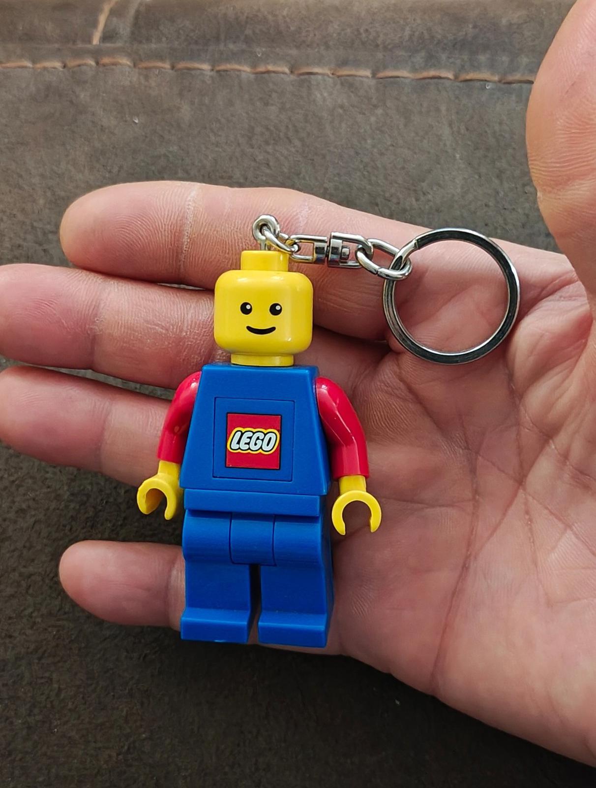 Rare 2009 LEGO Minifigure Key Light Keychain