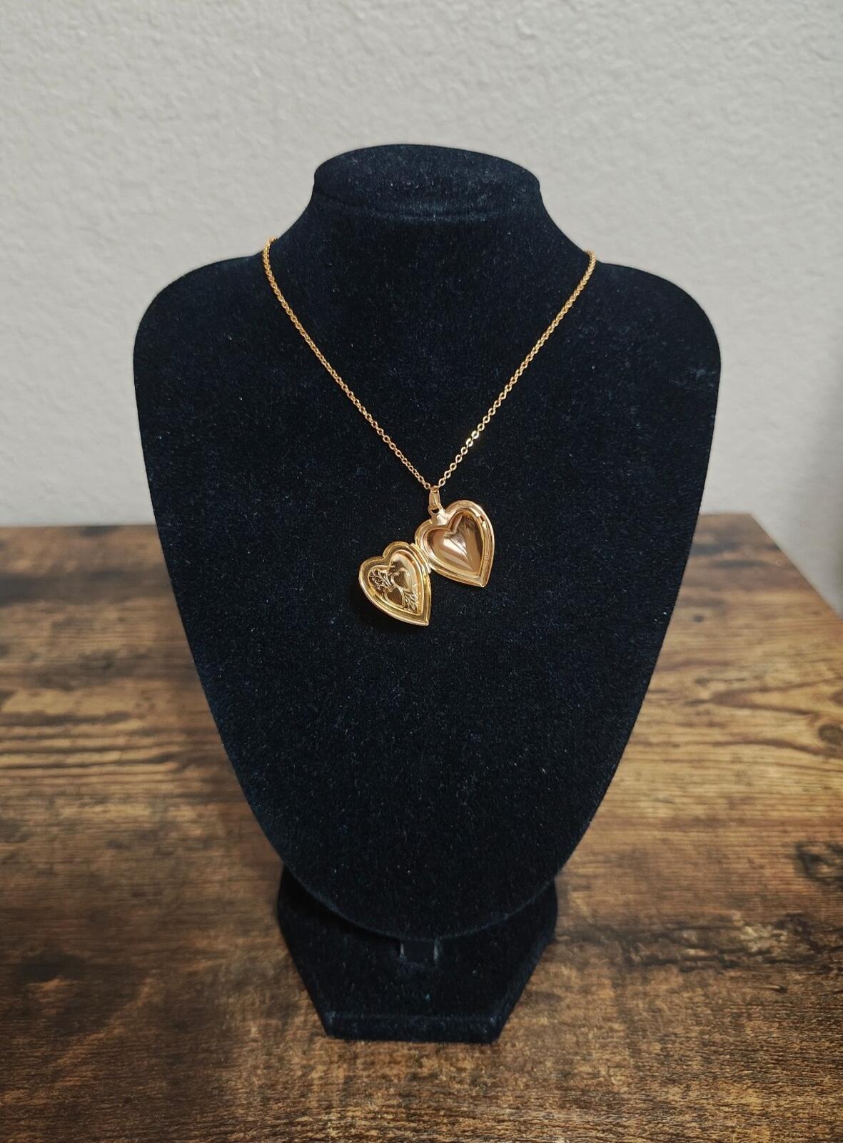 1970s/80s Gold Tone Double Heart Locket Necklace