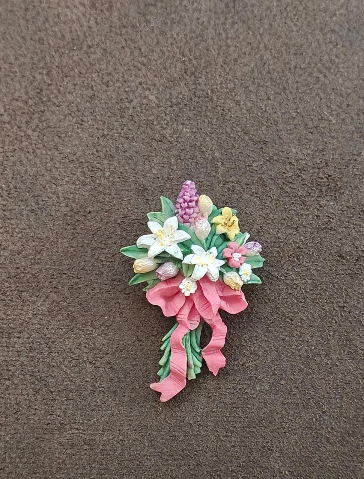1980s Flower Bouquet Resin Brooch  Featuring Colorful Flowers & a Pink Ribbon