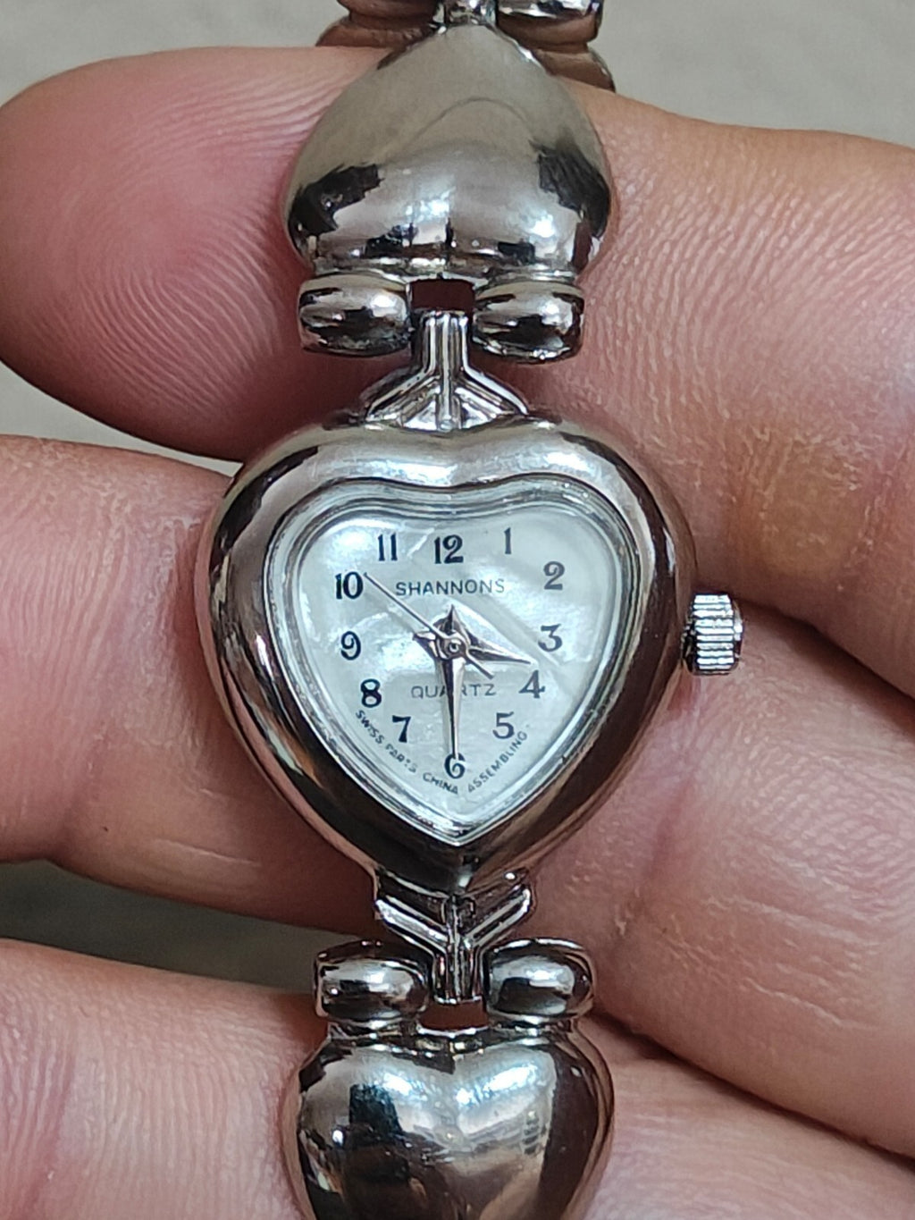 1990s Shannons Heart-Shaped Silver Tone Link Bracelet Statement Ladies Watch