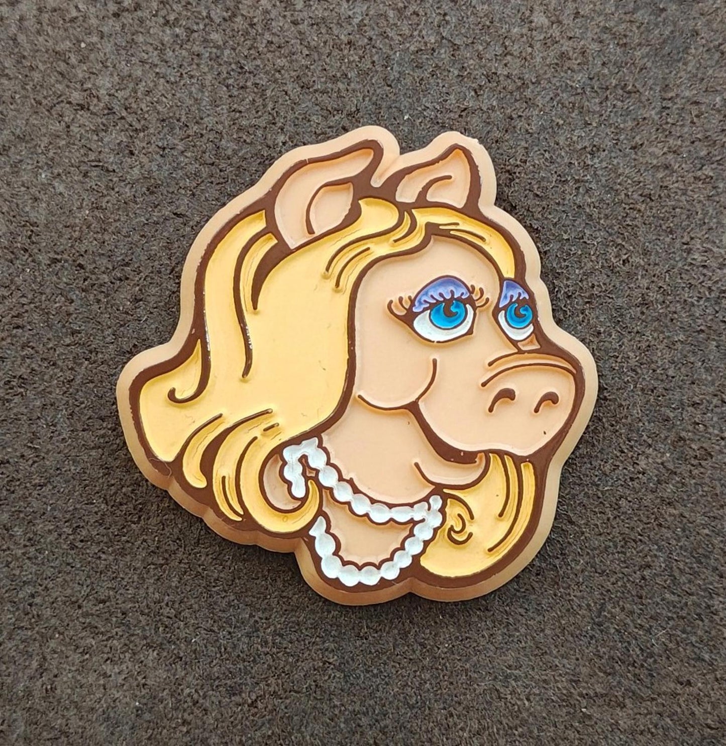 1979 Vintage Muppet Babies Miss Piggy Plastic Pin Brooch