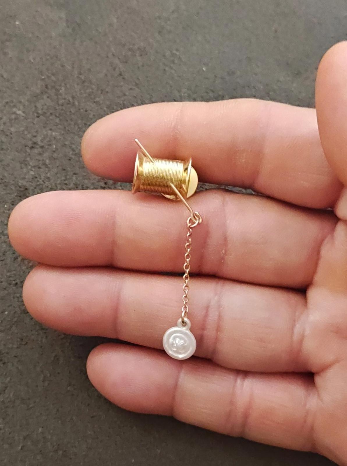 1983 Avon Gold Tone Needle Thread, Button Dangle Brooch