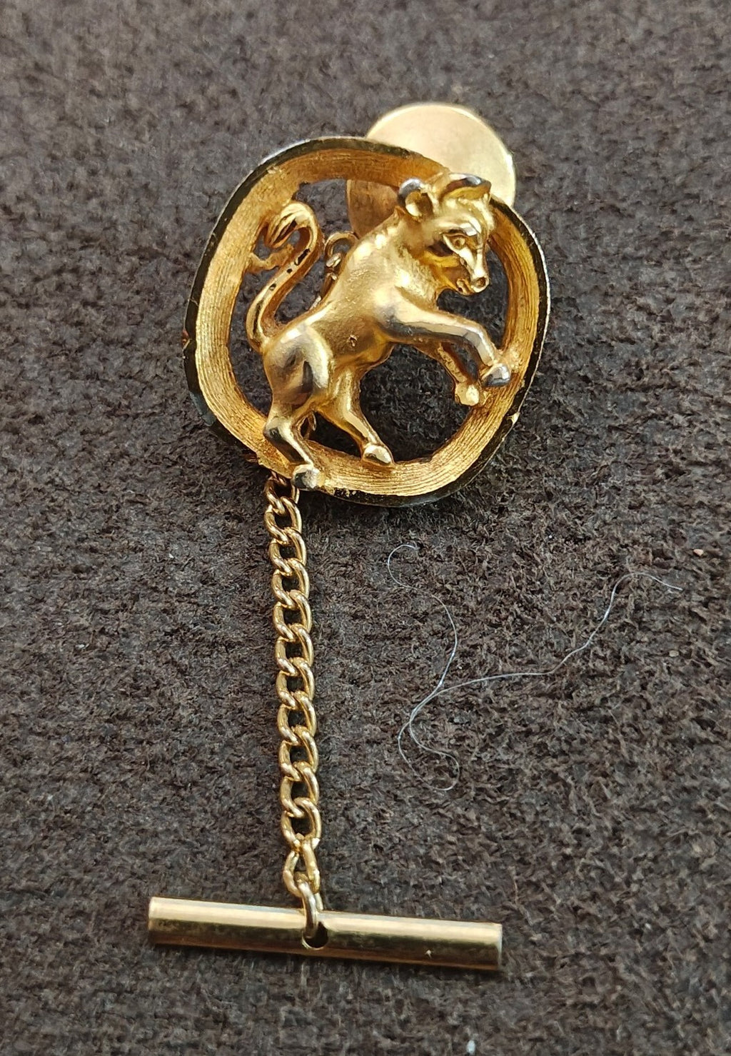 1960s/70s Gold Tone Taurus The Bull Zodiac Tie Tac/Lapel Pin