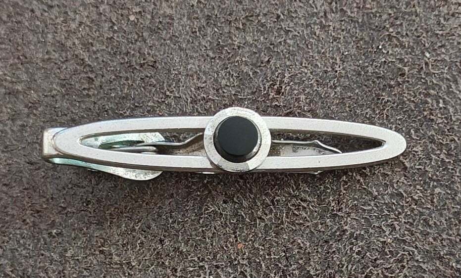 1950s/60s Swank Open Frame With a Circular Black Onyx Stone Center Tie Clip