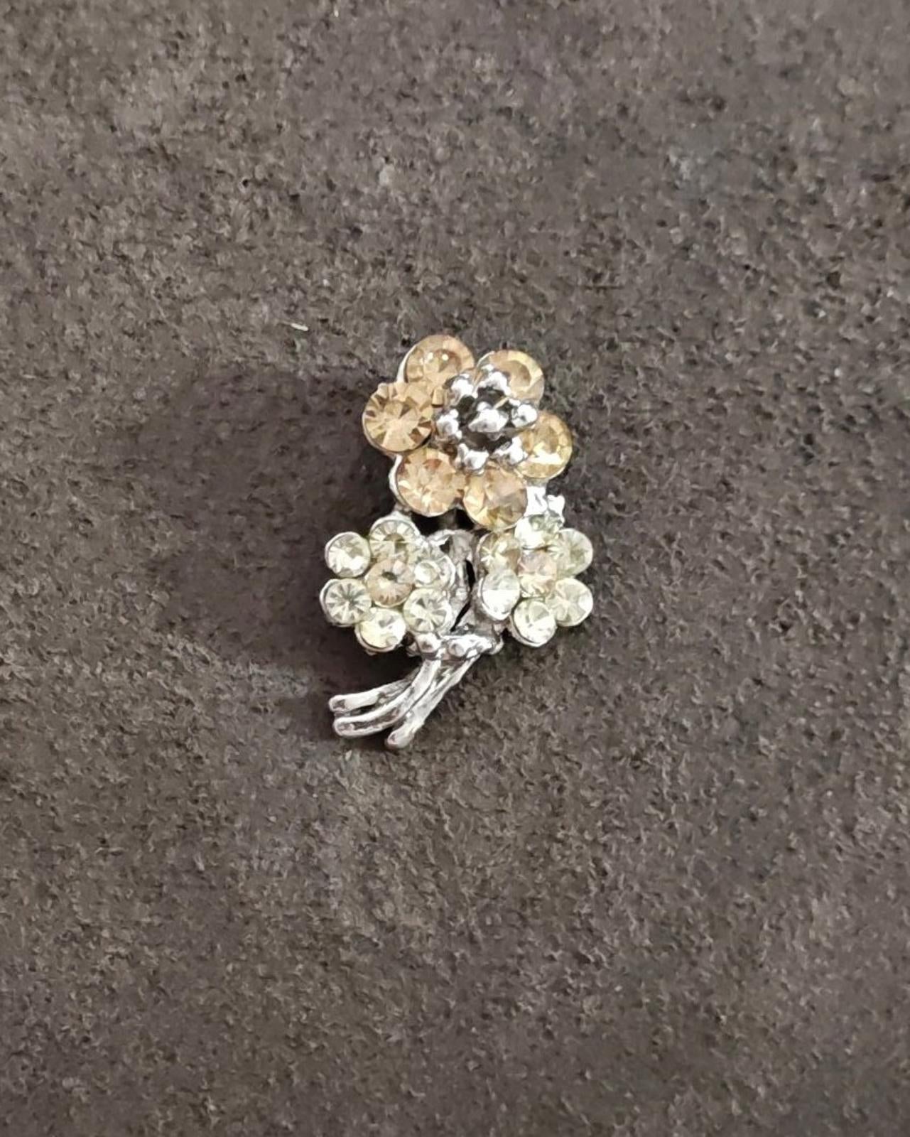 1960s Vintage Silver Tone With Rhinestones Flower Bouquet Brooch