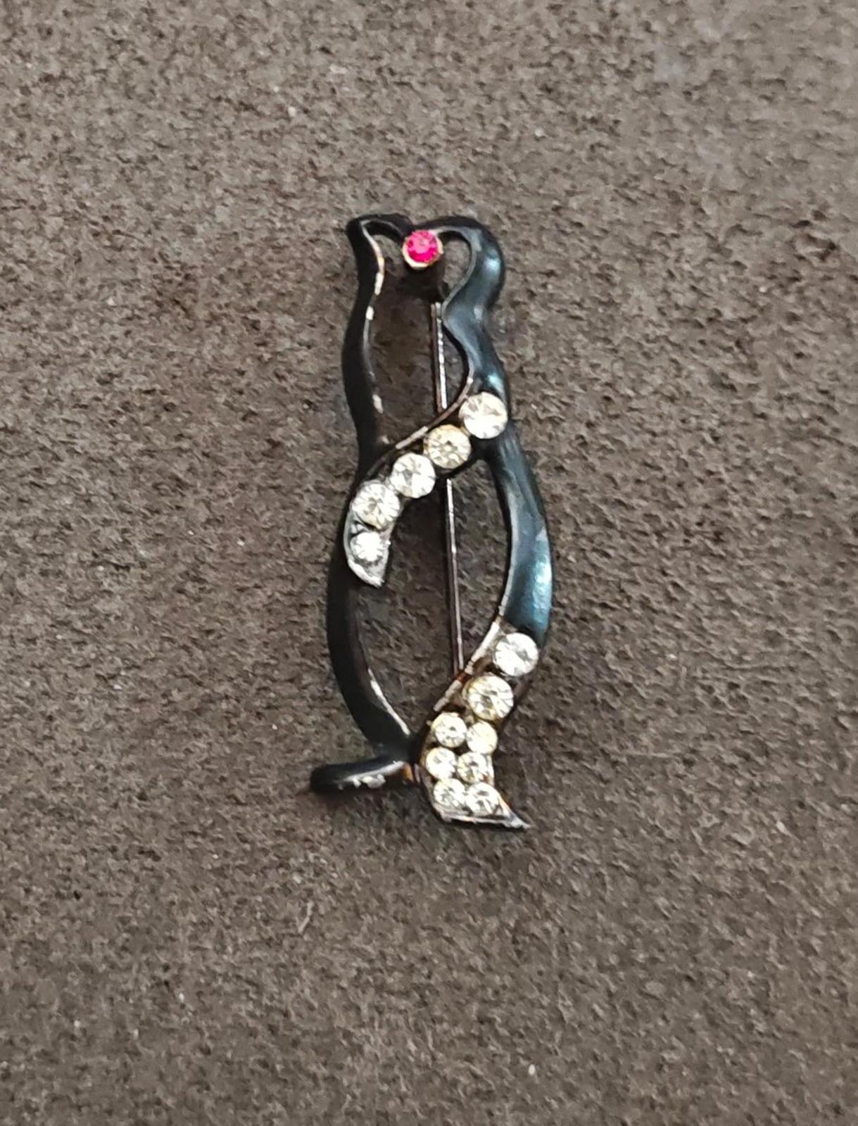 1980s Gold Tone Black Enamel With Red & Clear Rhinestones Penguin Brooch