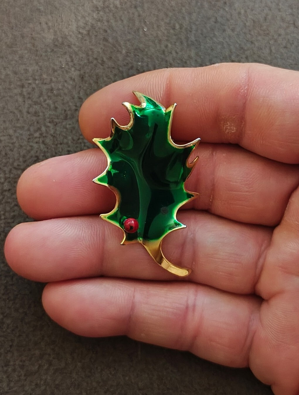 1980s Signed Cerrrito Holly Leaf Holiday Gold Tone Brooch