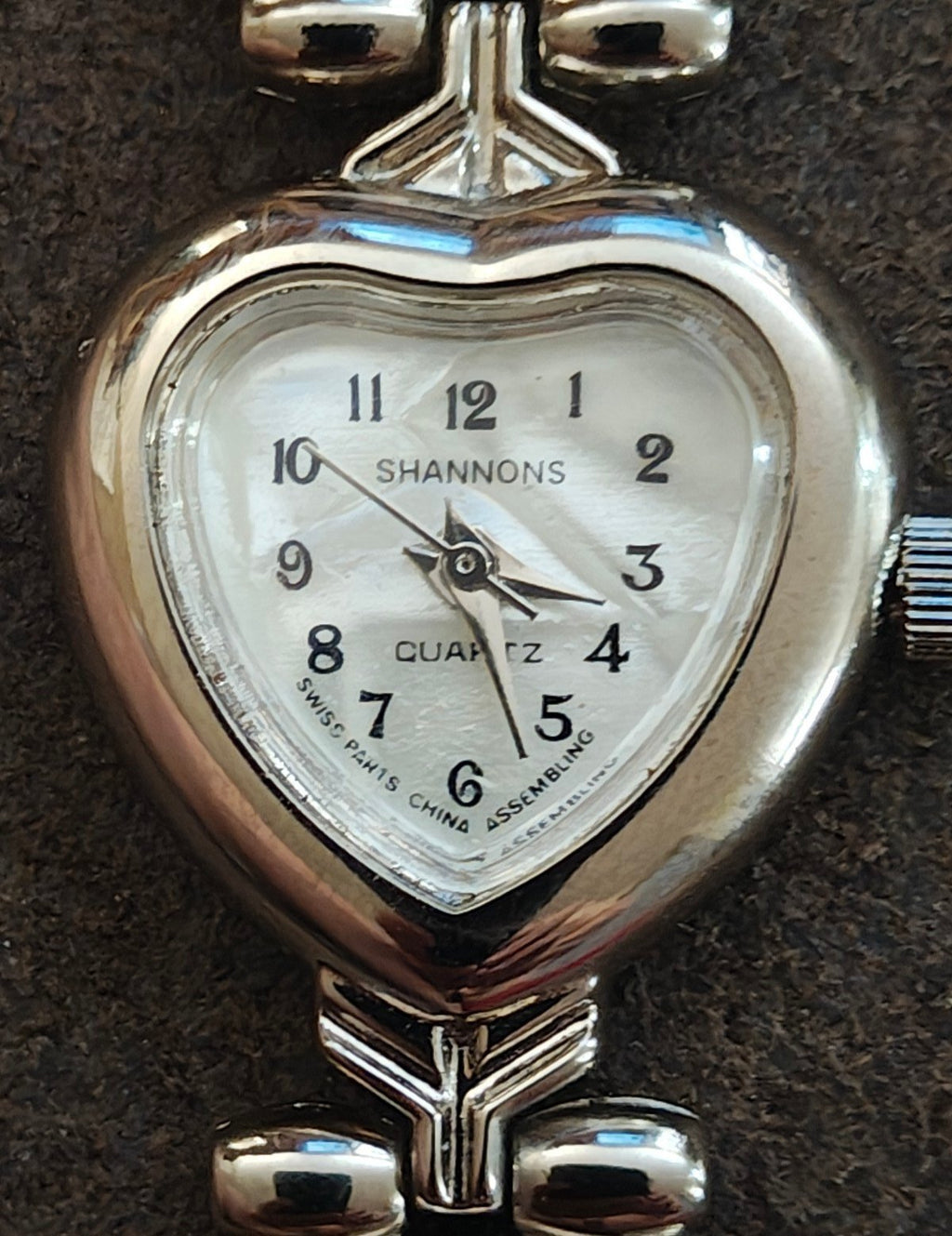 1990s Shannons Heart-Shaped Silver Tone Link Bracelet Statement Ladies Watch