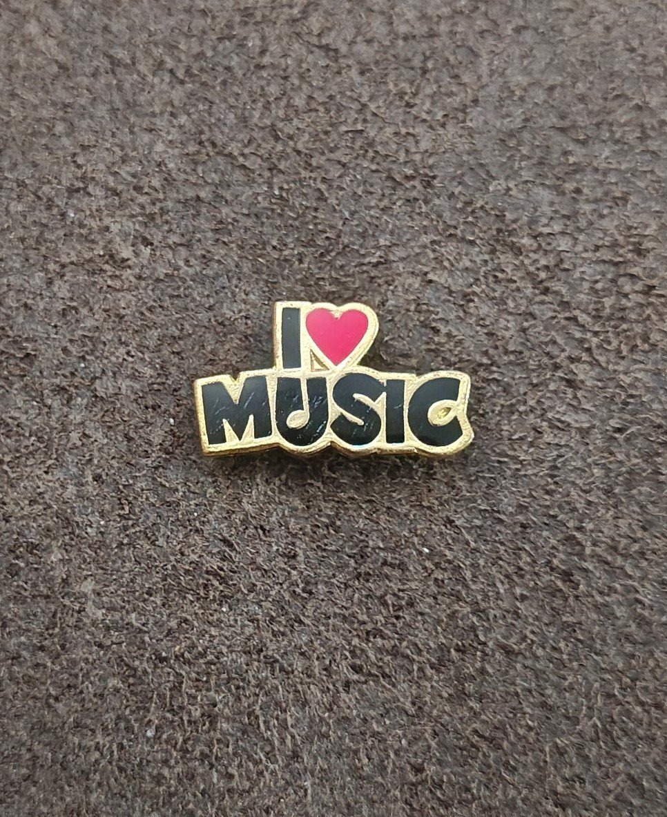 1980s Novelty/Retro I Love Music Gold Tone Enamel Pin