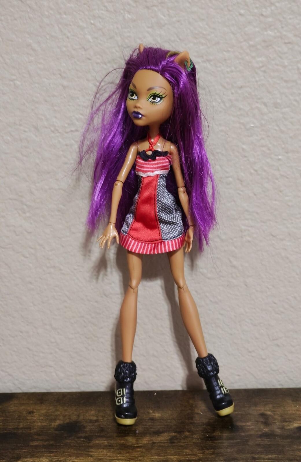 2008 Monster High Clawdeen  With Red Outfit & Black Shoes.