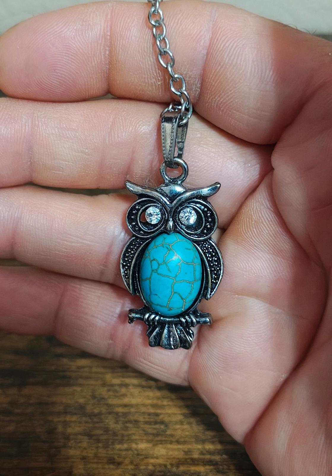 Silver Tone Faux Turquoise Stone Pendant Necklace