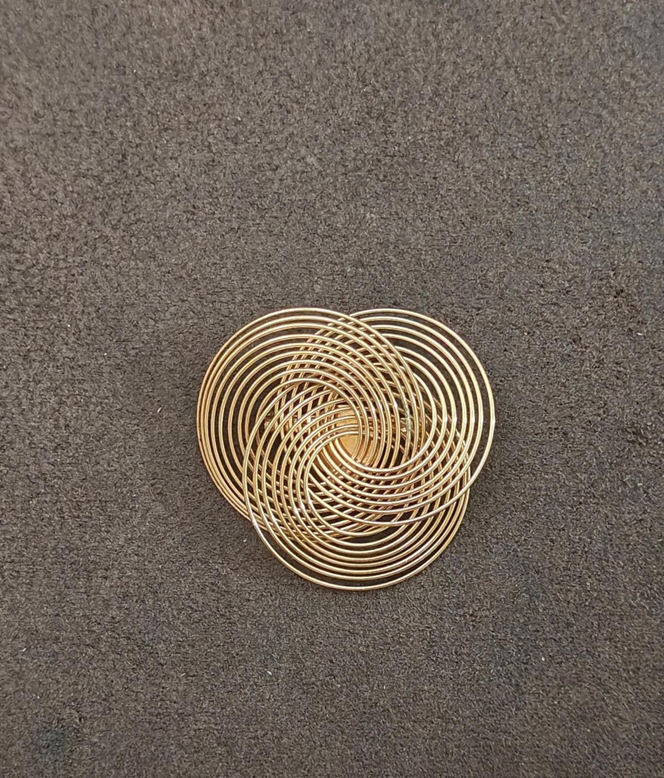 1970s Abstract Modernist Gold Tone Triple Ring Wire Spiral Brooch.