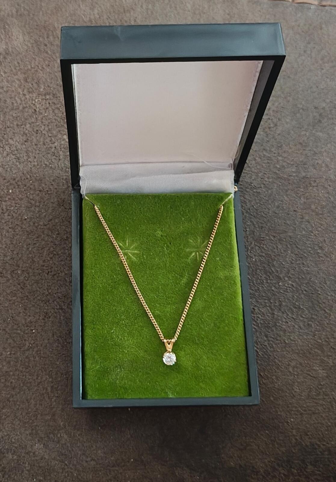 1980s Vintage Unsigned Clear Crystal Gold Tone Pendant Necklace