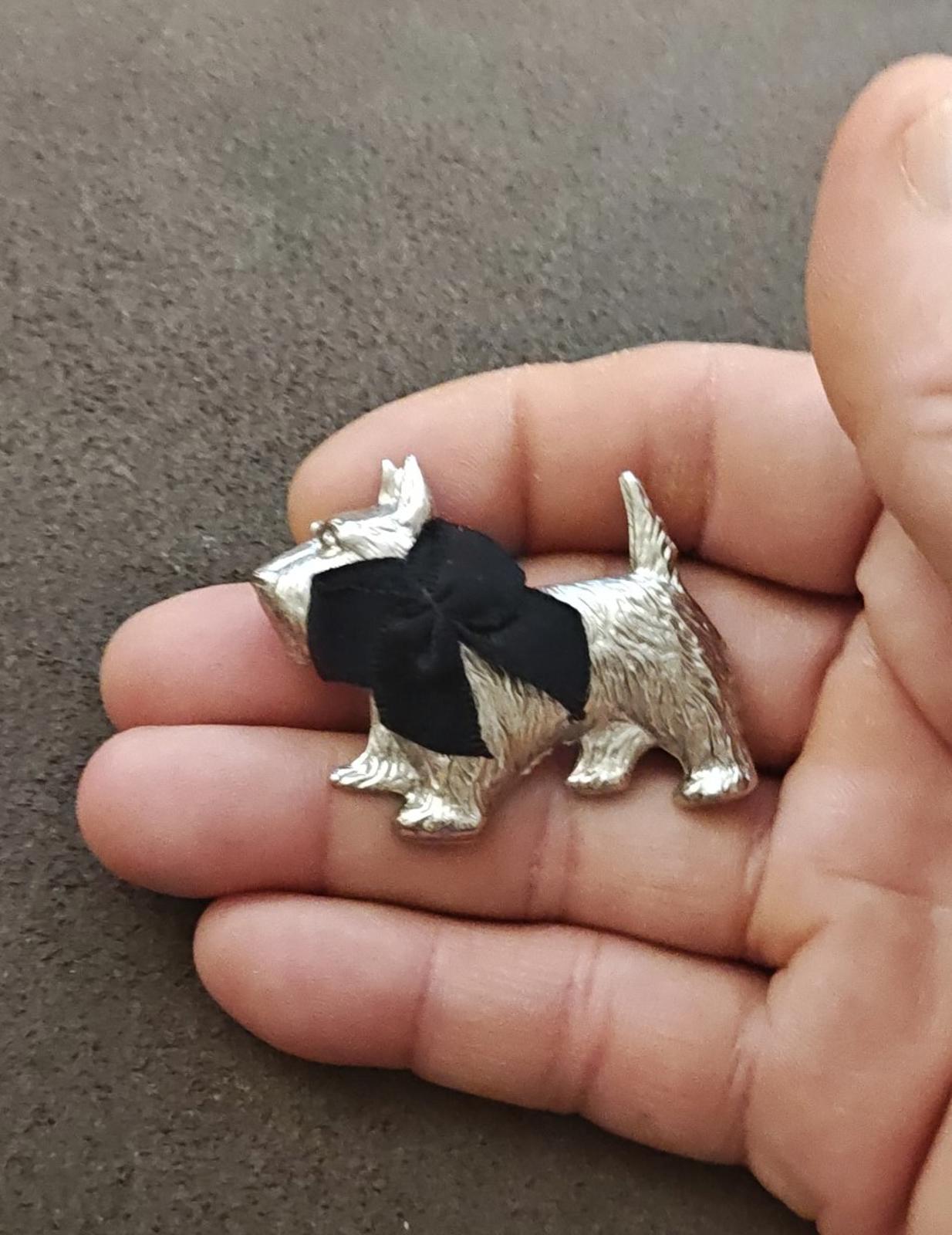 1930s/40s Dapper Scottish Terrier Dog Wearing a Black Bow Silver Tone Brooch