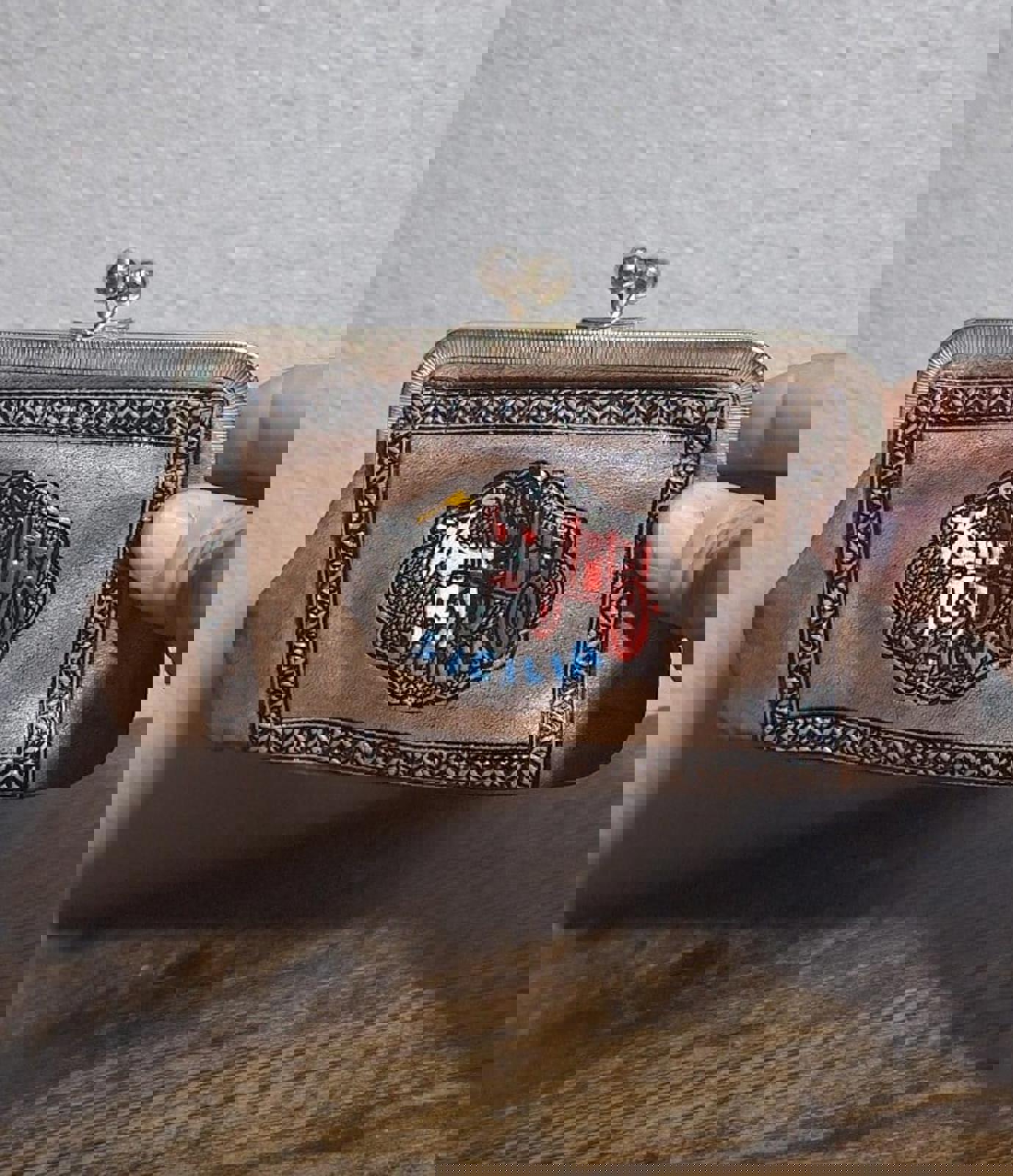 Great Looking Vintage Sicilia/Sicily Tan Leather Embossed Coin Purse Wallet.