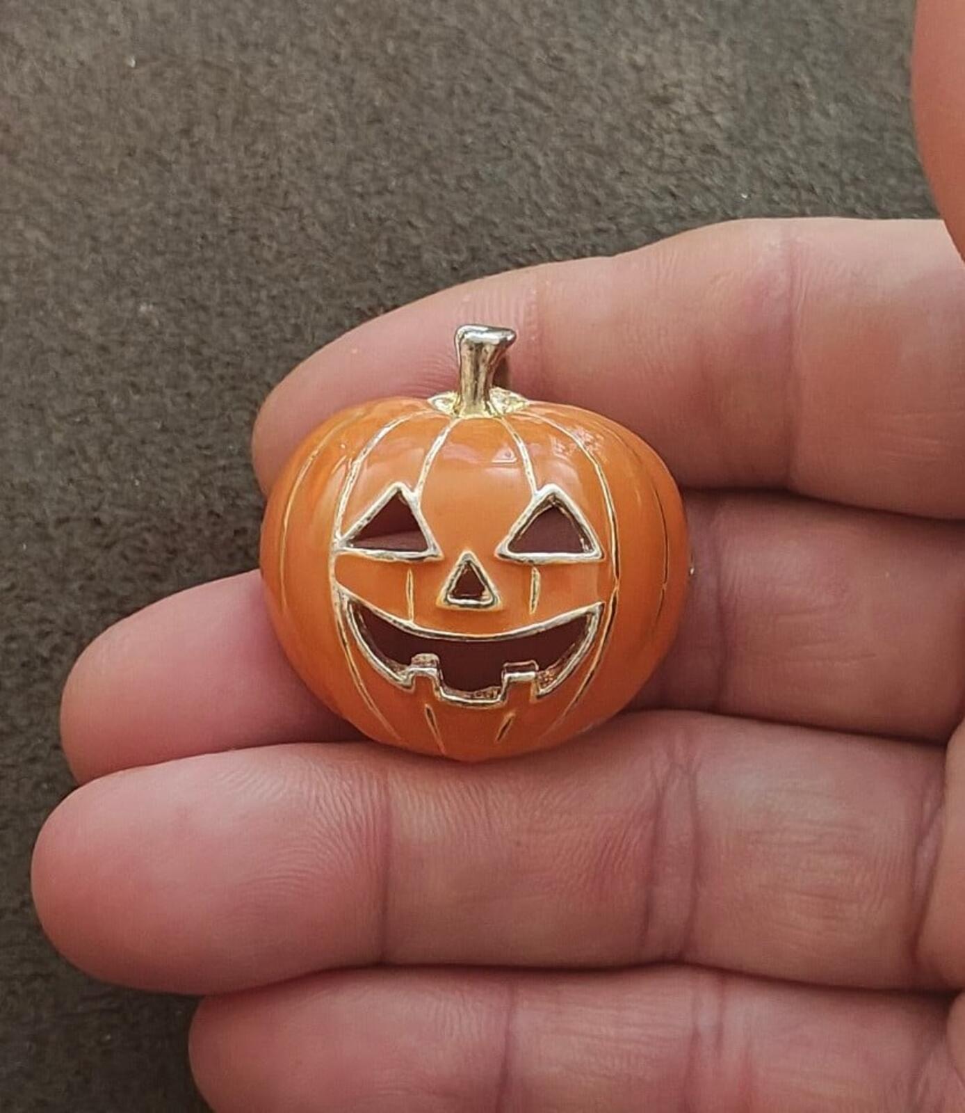 1980s Halloween Jack-O'-Lantern Pumpkin Brooch & Pendant