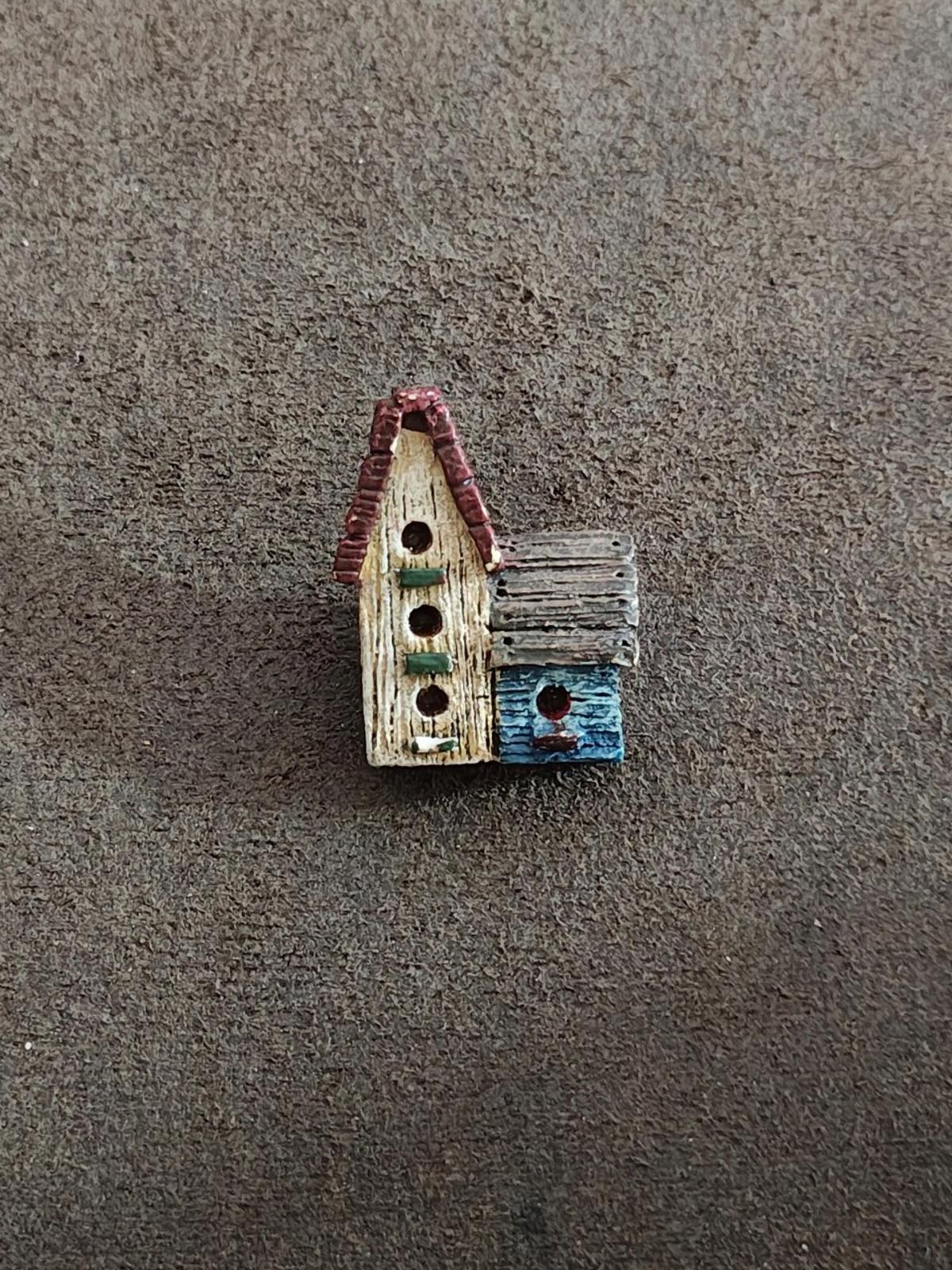 1980s Country Style 3D Birdhouse Resin Pin