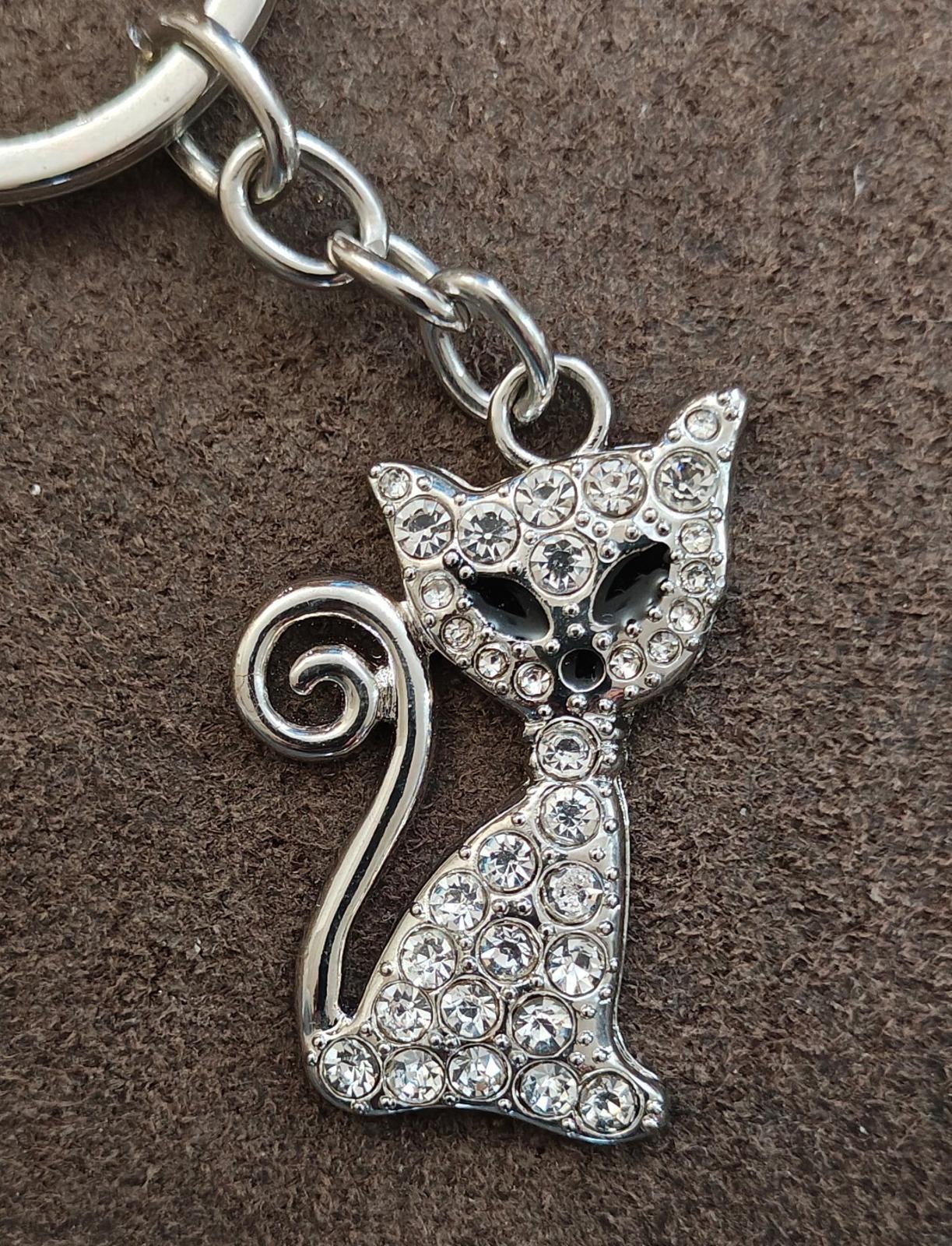 Rhinestone Inlaid Cat/Kitten Silver Tone Black Enamel Keychain/Bag Charm/Fob