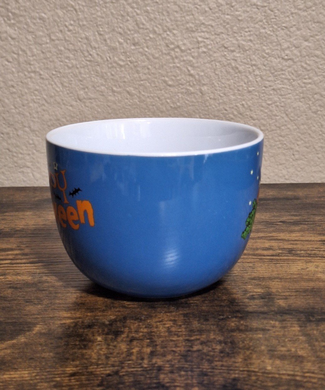 Colorful Snoopy/Peanuts Happy Halloween  Large Blue 24 oz Ceramic Soup Bowl/Mug