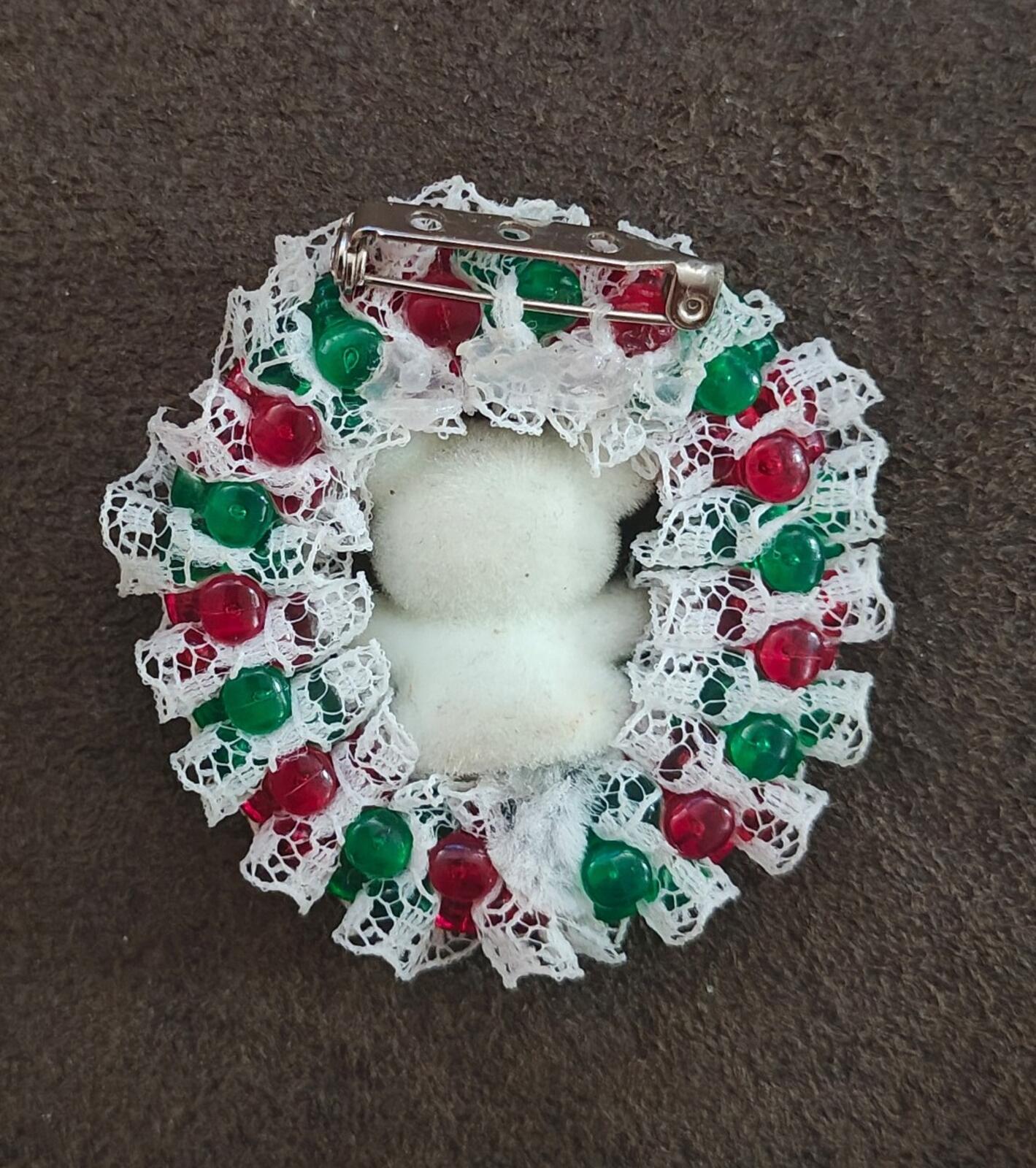 1980s Handmade Christmas Teddy Bear Holiday Wreath Brooch