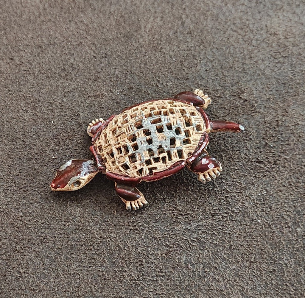 1950s Woven Straw Style Turtle Metal Enamel Brooch Pin