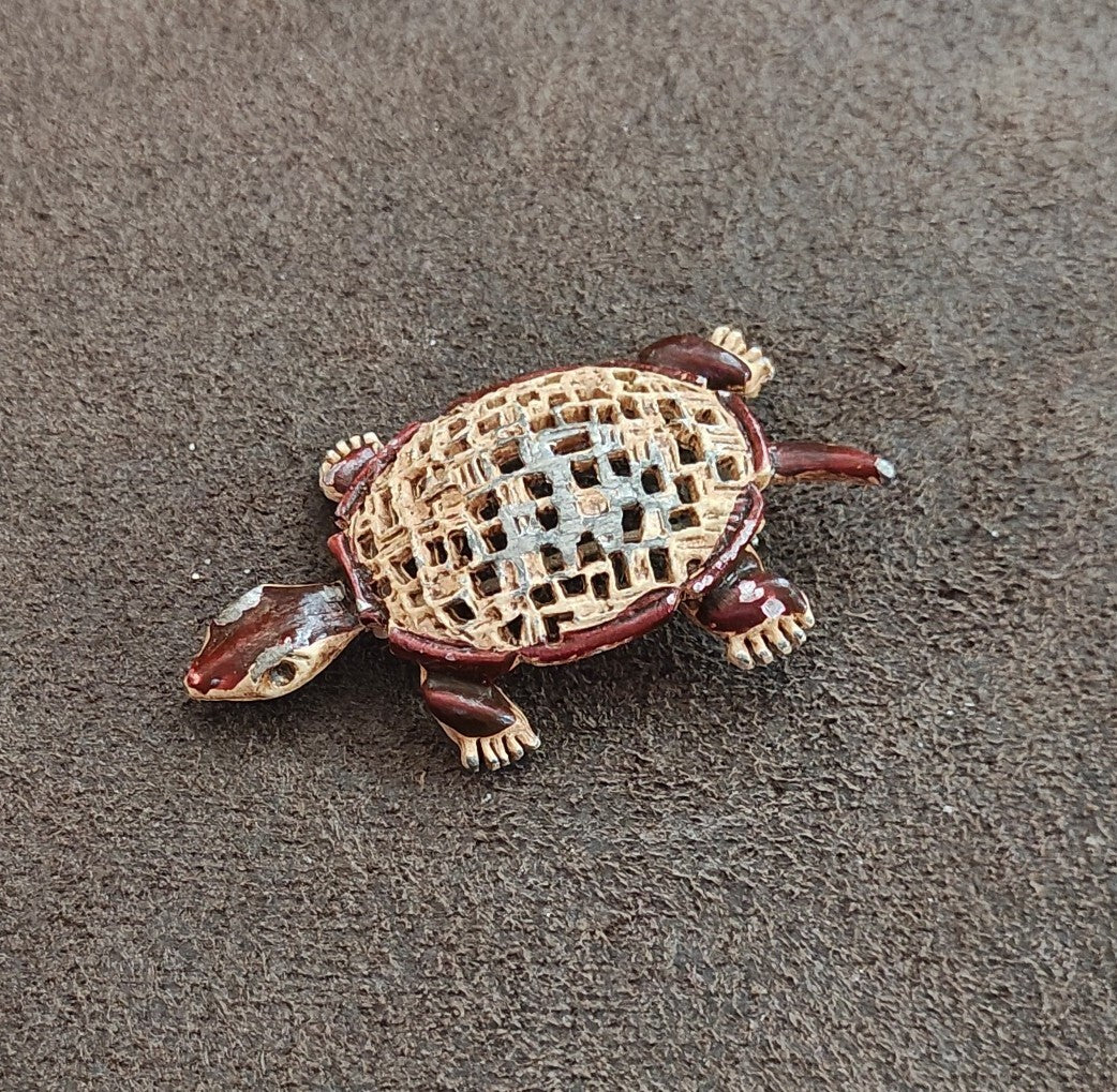 1950s Woven Straw Style Turtle Metal Enamel Brooch Pin