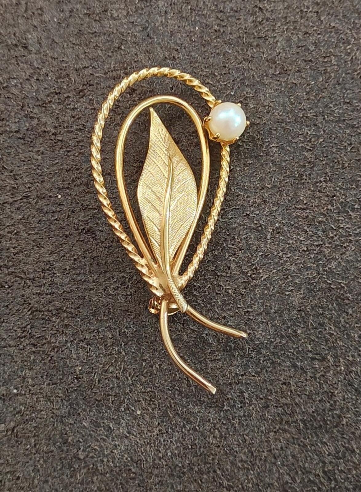1960s Gold Tone Swirl Leaf Brooch With a Delicate Faux Pearl Accent