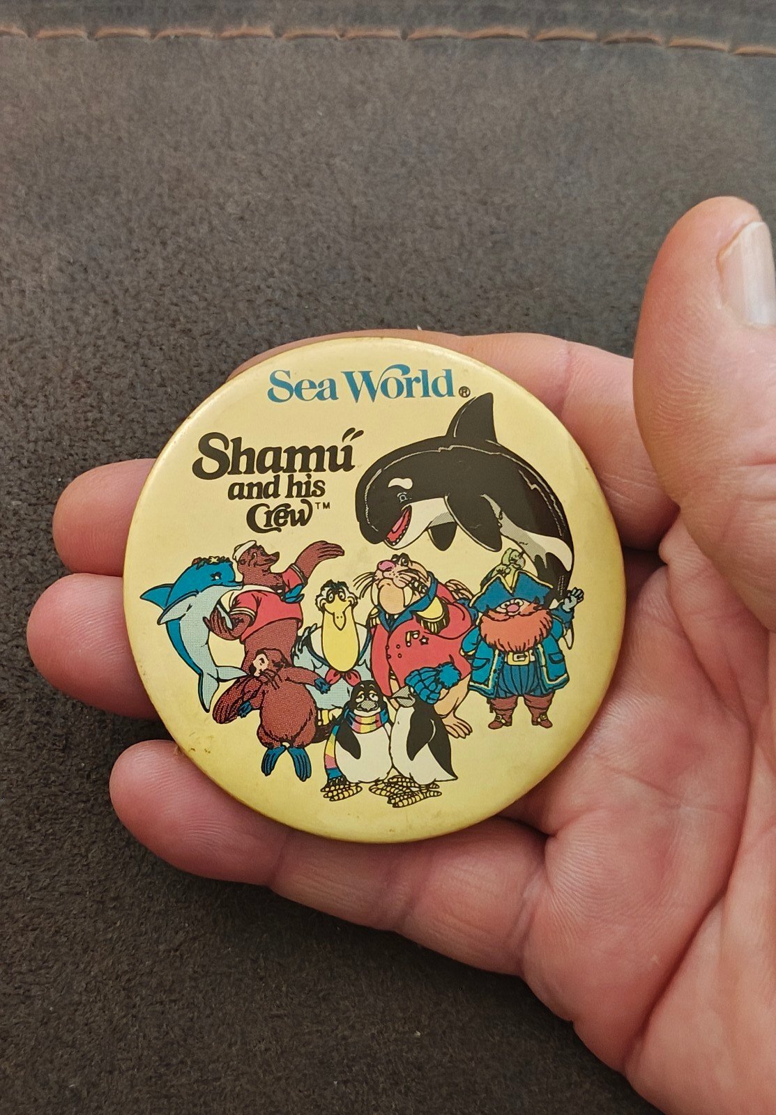 1970’s Sea World Shamu and his Crew" Pinbutton