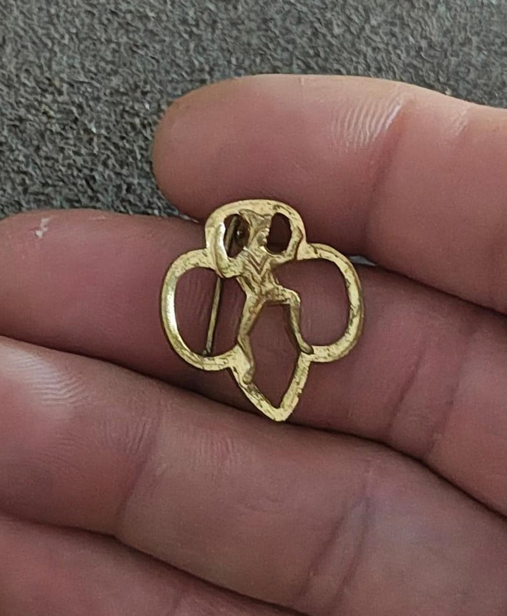 1960s Vintage vintage Girl Scout Brownie Membership Gold Tone Pin Brooch