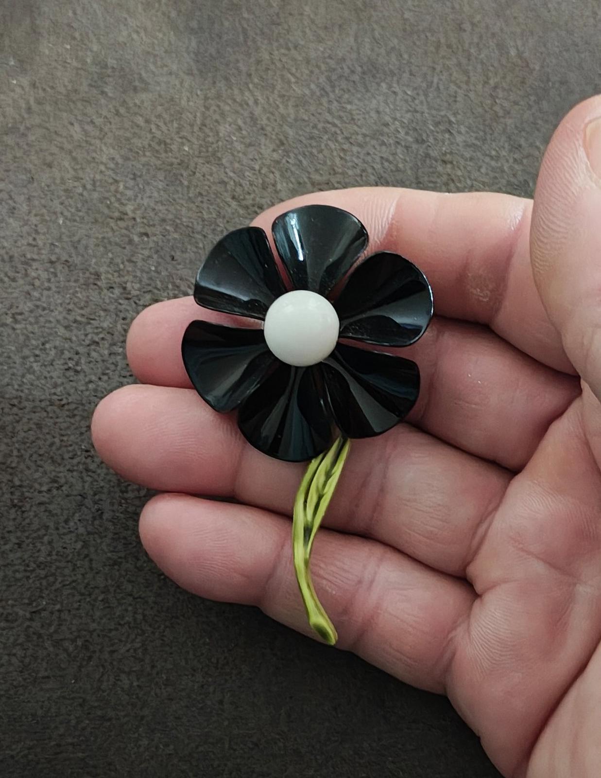 1980s Vintage Rare Flower Black and Green Enamel Metal Brooch Pin