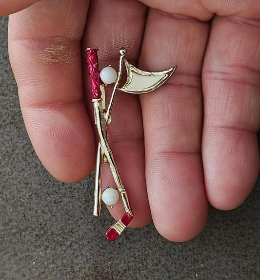 1960s Signed Gerry's Golf Club and Flag Gold Tone With Red Enamel Pin