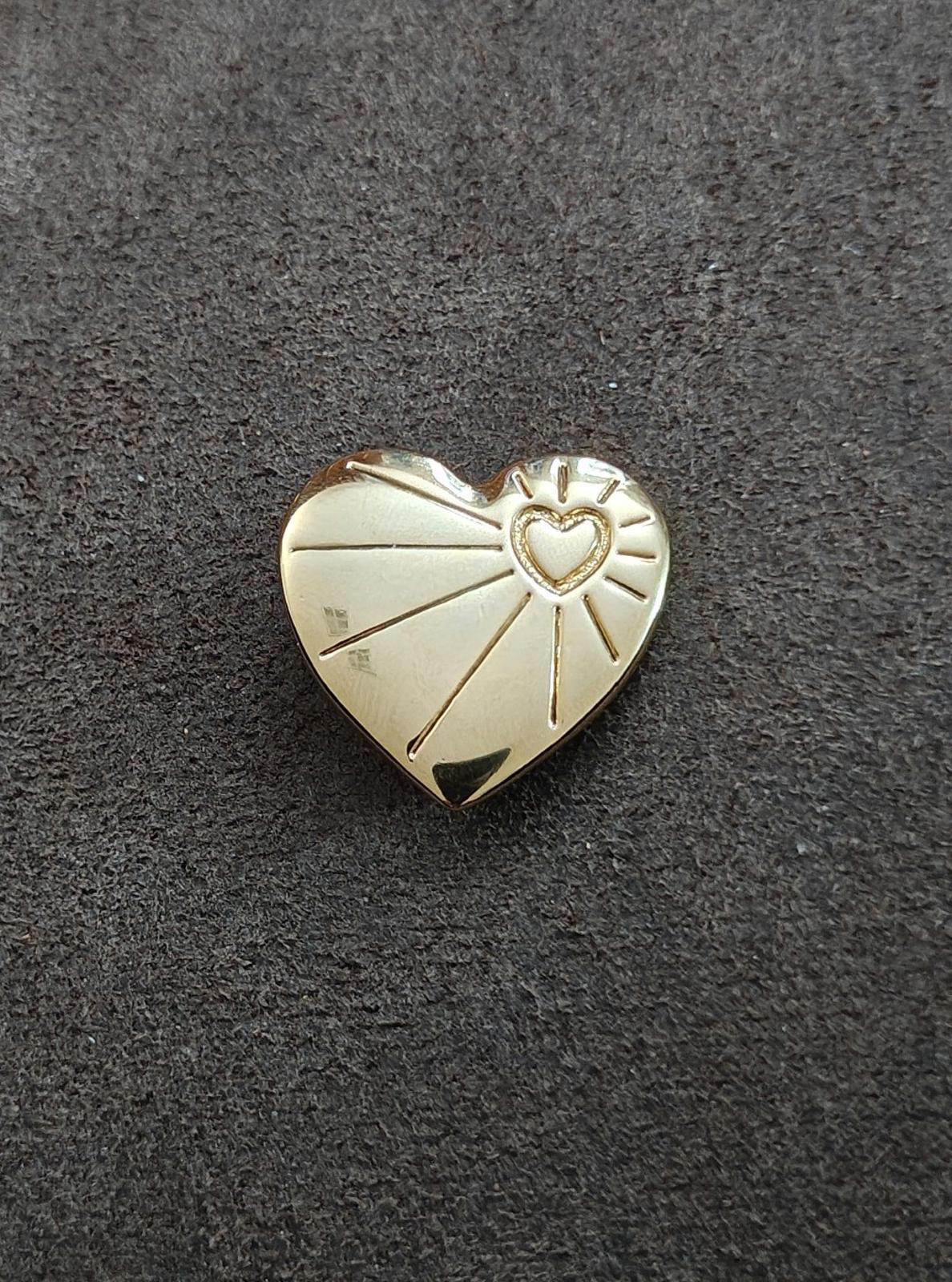 1990s Vintage Collectable Variety Club Gold Tone 3D Heart Pin Brooch