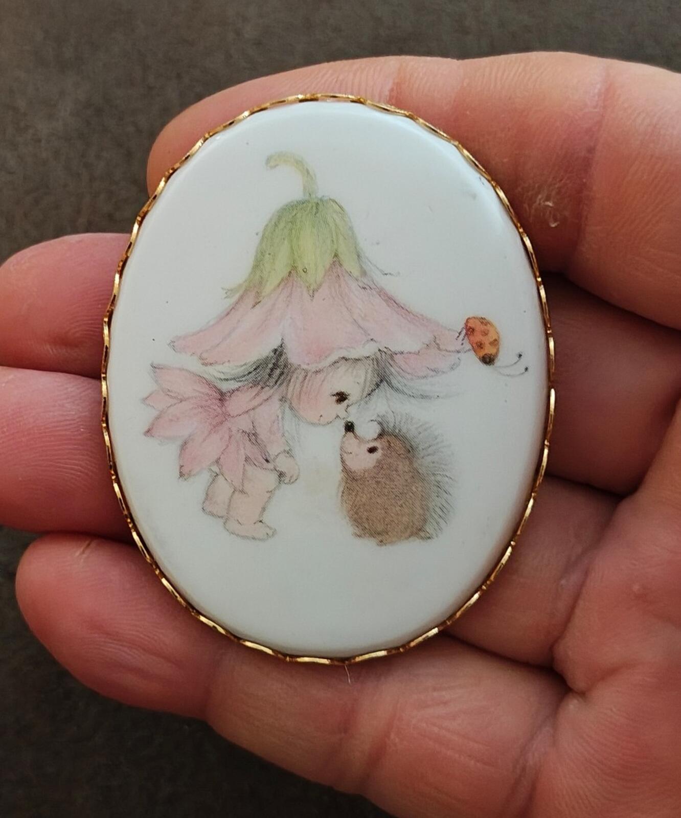 Super Cute 1970s Rare Hallmark Pixie Girl Cameo Gold Tone Brooch