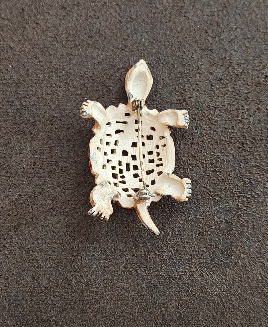 1950s Woven Straw Style Turtle Metal Enamel Brooch Pin