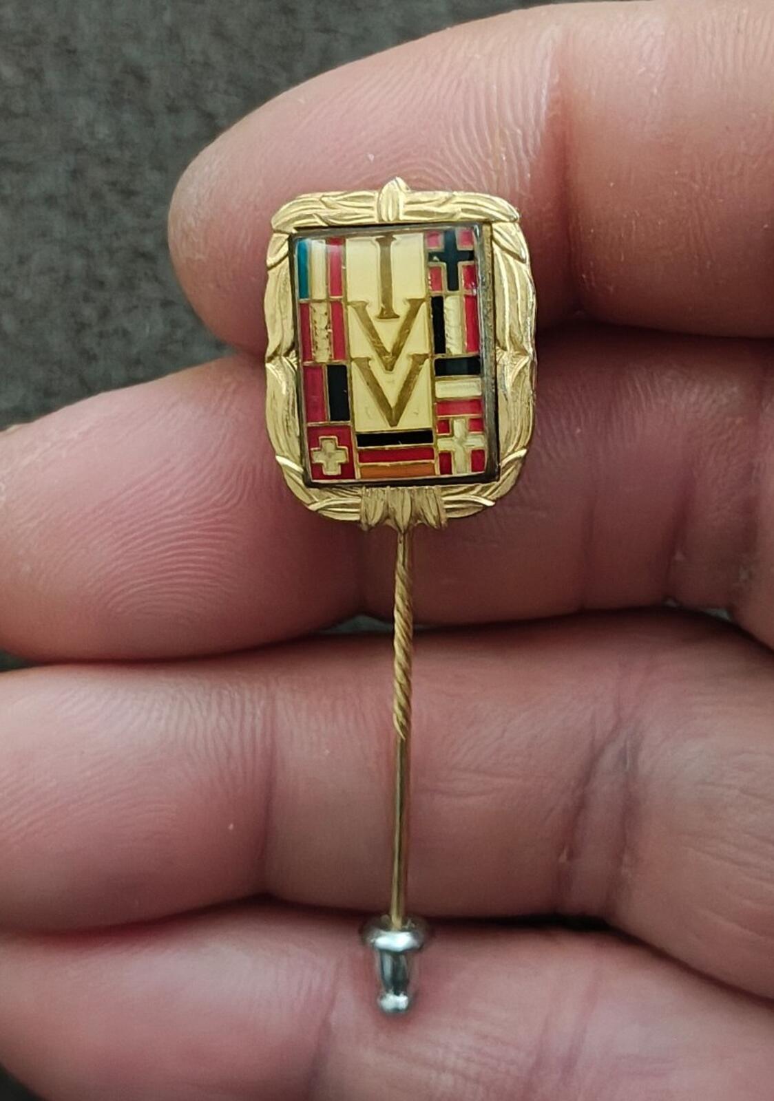 1960s International Federation of Popular Sports (IVV) Honorary Hiking Badge Pin