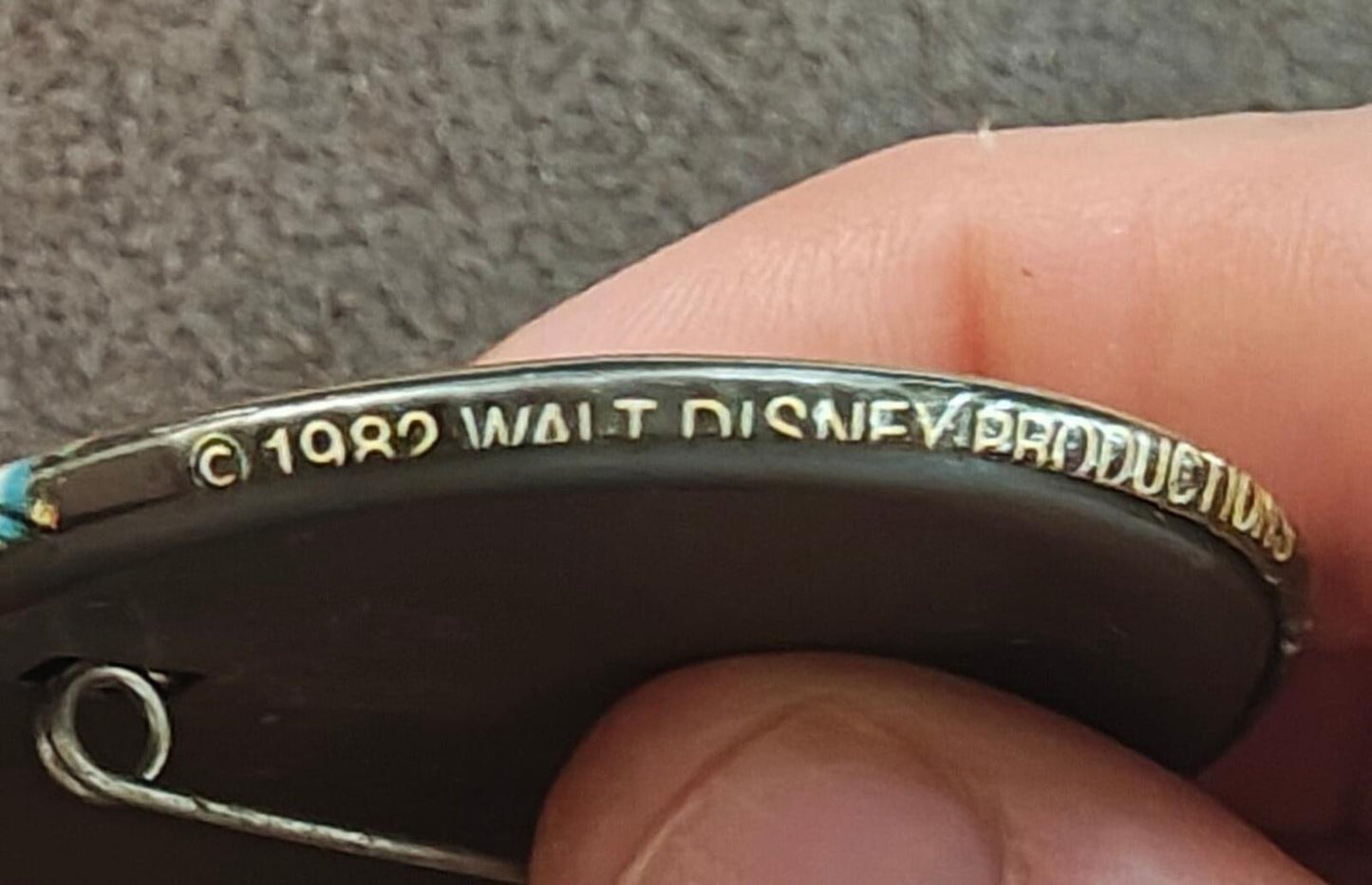1982 Walt Disney World EPCOT Center Pinback/Pinbutton